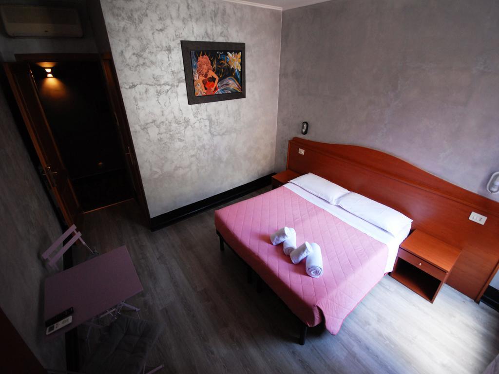 Romadelante Otel Dış mekan fotoğraf