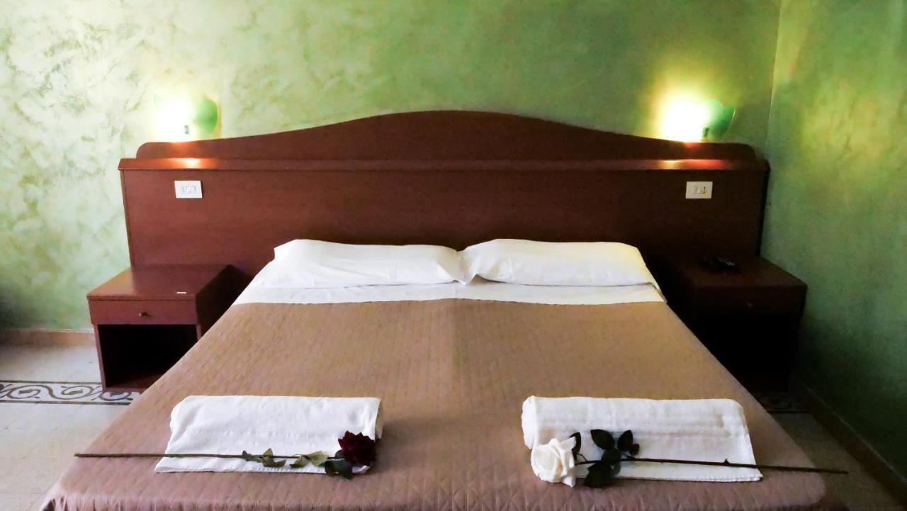 Romadelante Otel Dış mekan fotoğraf